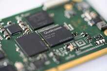 Application IA avec Tria Techologies et Qualcomm